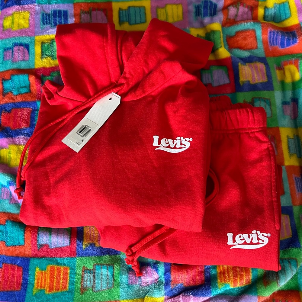 Levi’s New red sz large joggers NWOT over sized cropped hoodie set